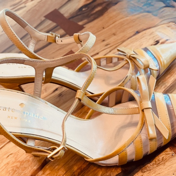 KATE SPADE NY ITALY 7.5B VERO CUOIO Yellow Patent Strappy Heels PUMPS - Picture 4 of 11